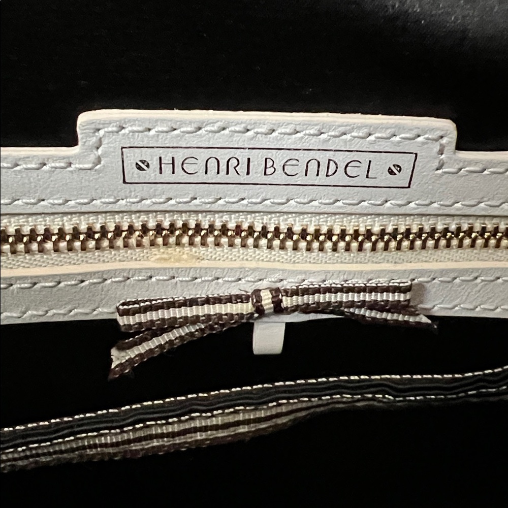 Henri Bendel Tote-EUC - Picture 15 of 15